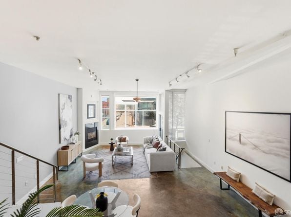 360 10th St APT 1 - Photo 1