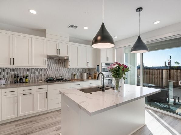 303 Flagship Drive - Photo 1