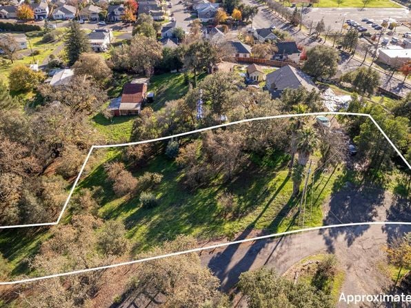 1584 Healdsburg Avenue - Photo 1