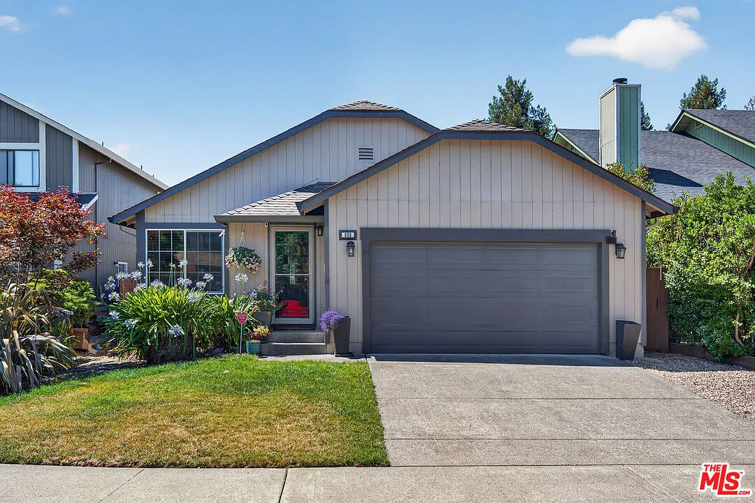 930 Bartlett Pl - Photo 1