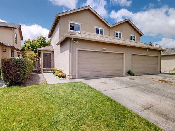 38 Francis Circle - Photo 1