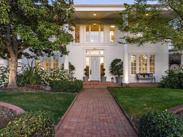 389 Saint Andrews Drive - Photo 1