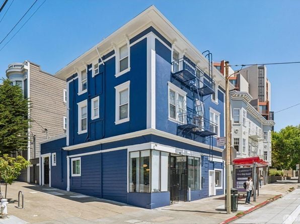 700 Baker St - Photo 1