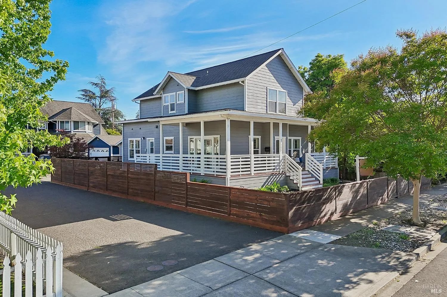 1645 E Street - Photo 1