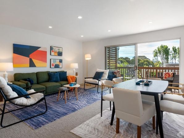 25 Galilee Ln APT 5 - Photo 1