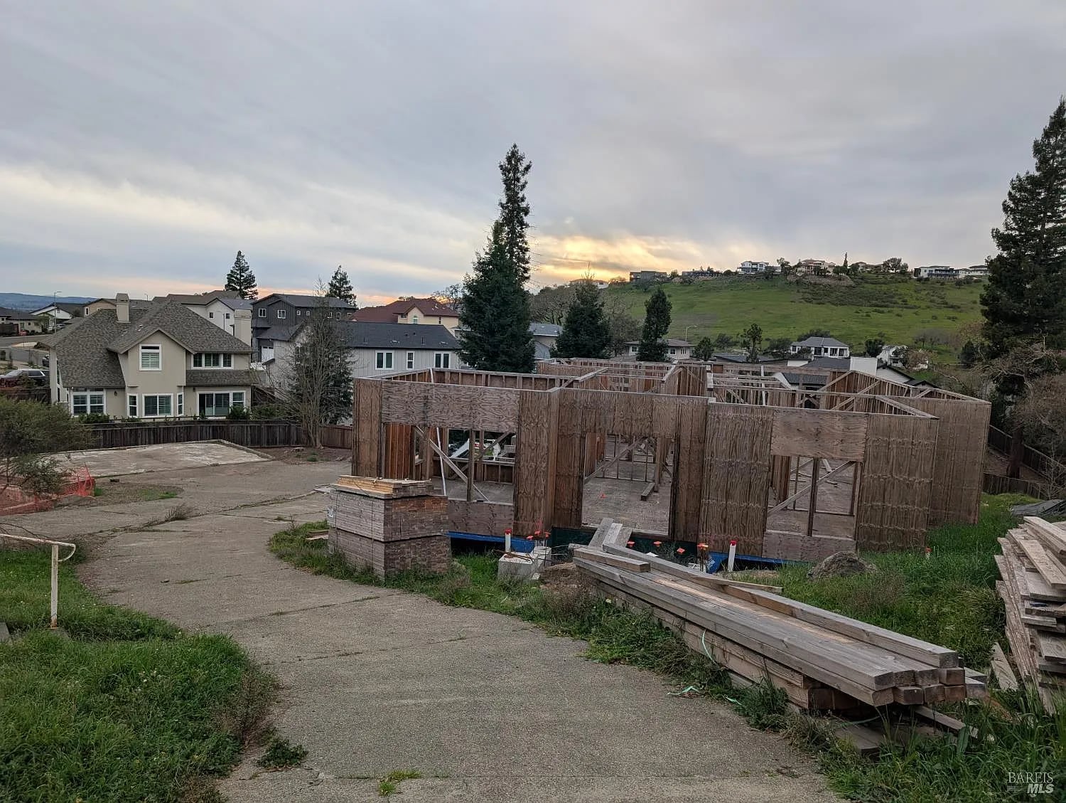 3695 Wyndemere Circle - Photo 1