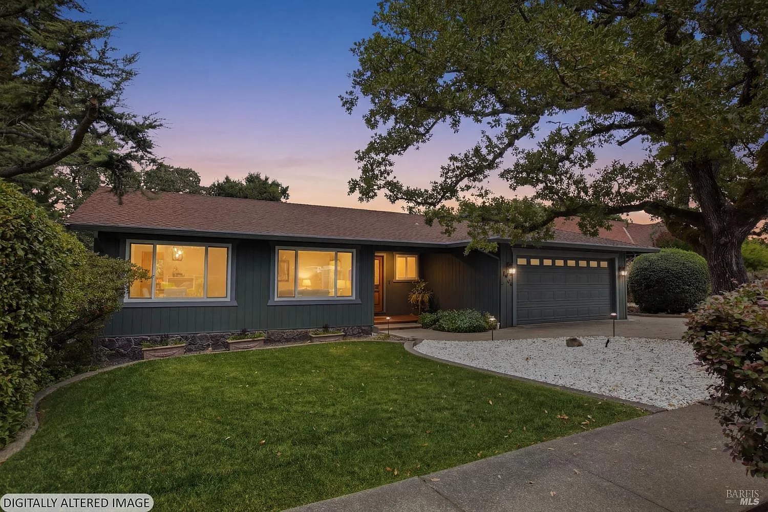 1060 Oakmont Ct - Photo 1