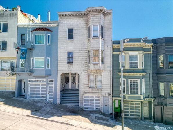 447 Green St - Photo 1