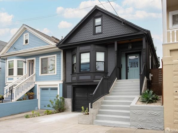 139 Brompton Ave - Photo 1