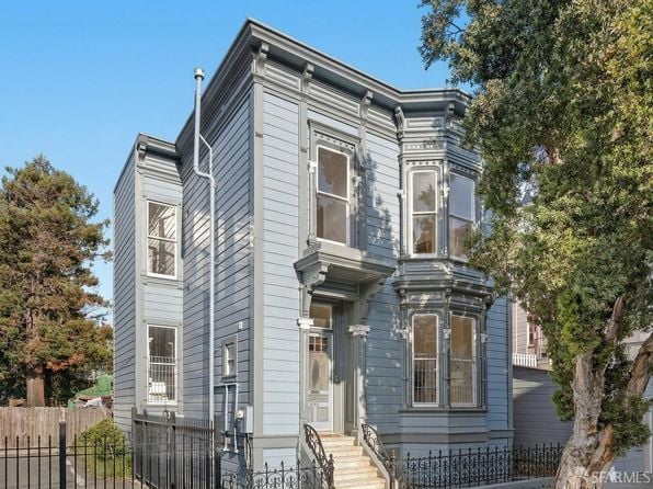 685 Capp St - Photo 1