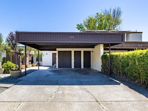 624 Simpson Street - Photo 1