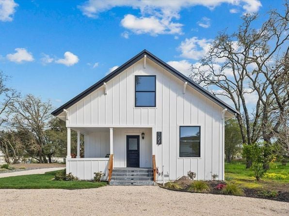 127 Pleasant Avenue - Photo 1