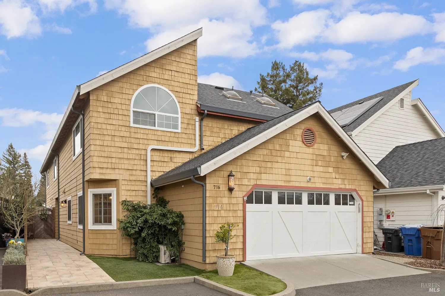 716 La Homa Dr - Photo 1