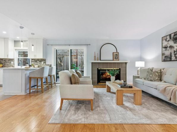 818 2nd Street W - Photo 1