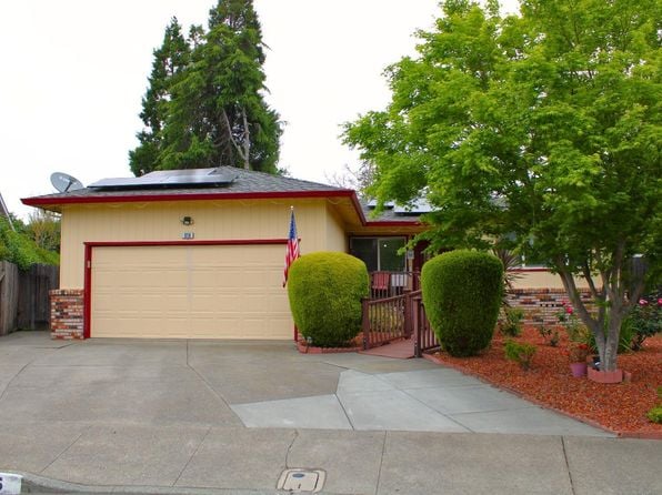 916 Renee Court - Photo 1
