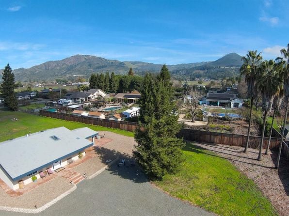 390 Treehaven Ln - Photo 1