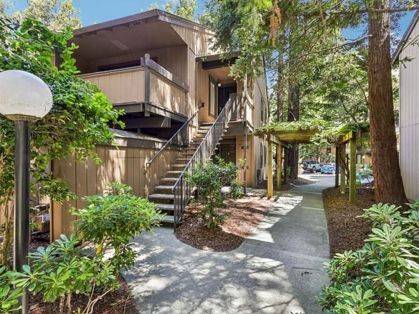 93 Nicholas Court - Photo 1