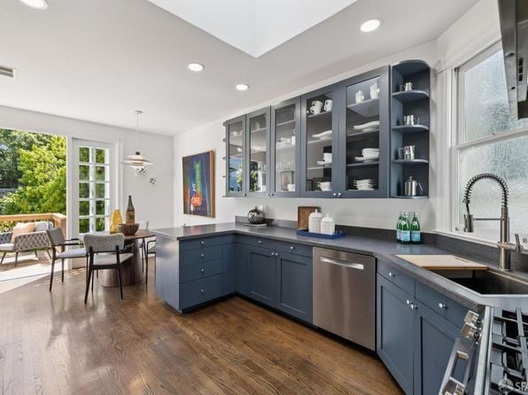 263 Carl St - Photo 1