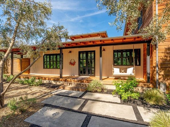 1580 Hillview Place - Photo 1