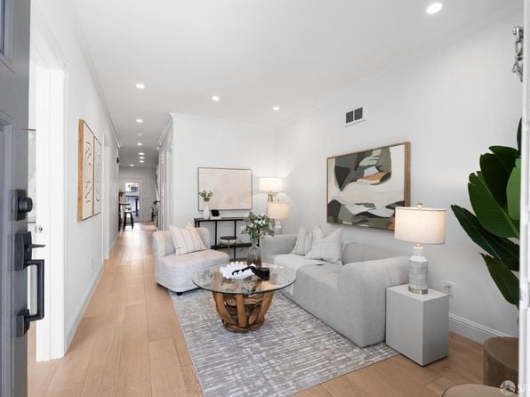 523 7th Ave - Photo 1