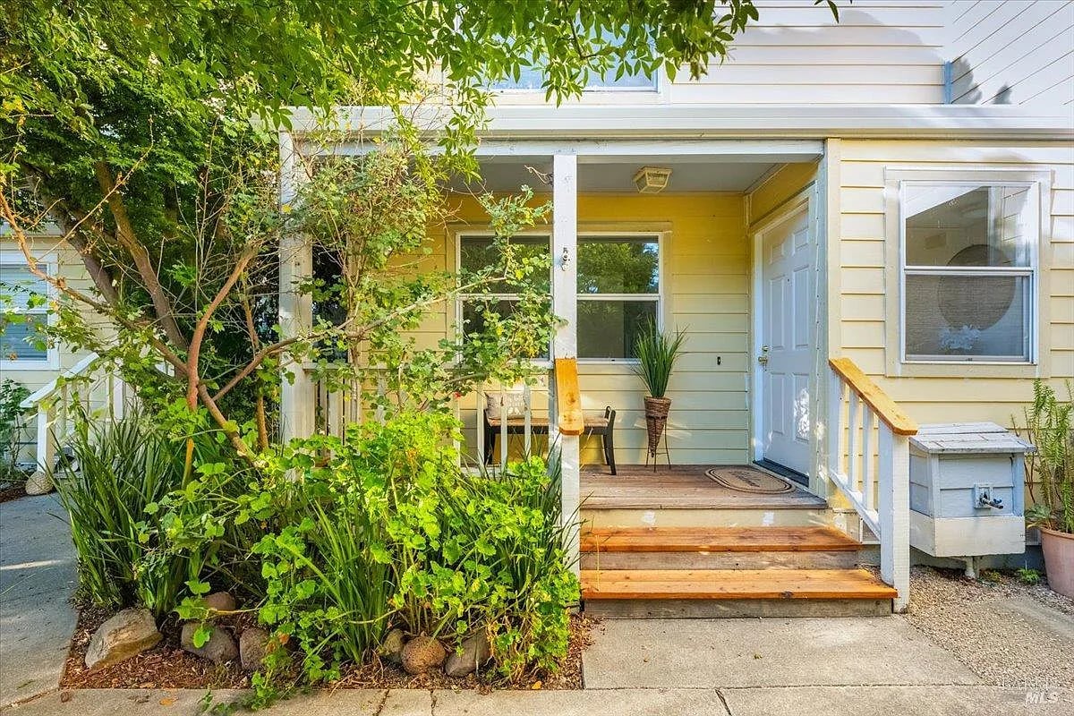 7008 Marsh Way - Photo 1