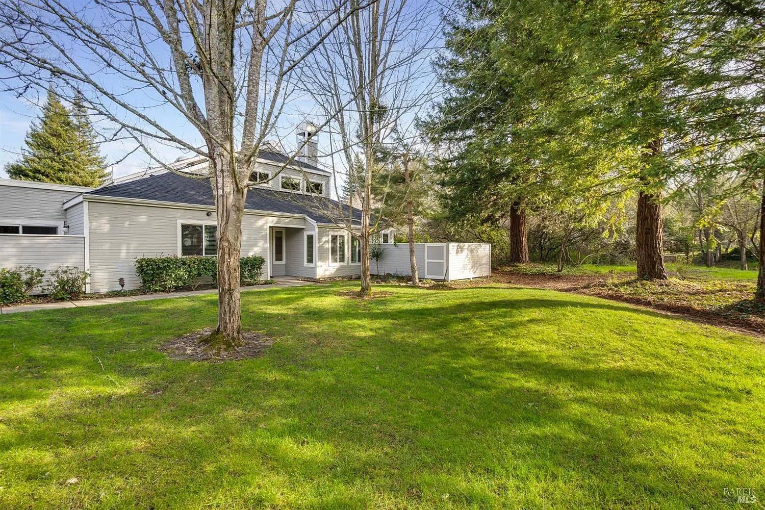 2322 Lakeview Drive - Photo 1