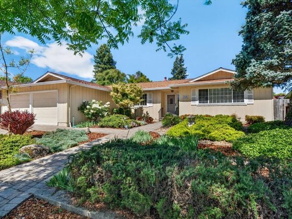 2968 Woodcrest Drive - Photo 1