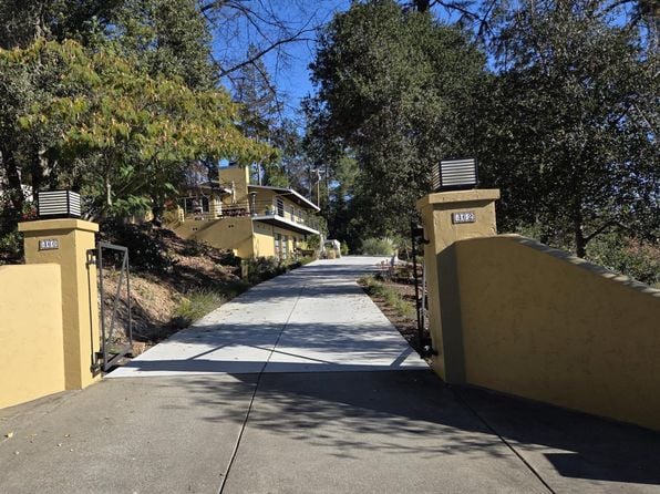 460 Bella Vista Drive - Photo 1