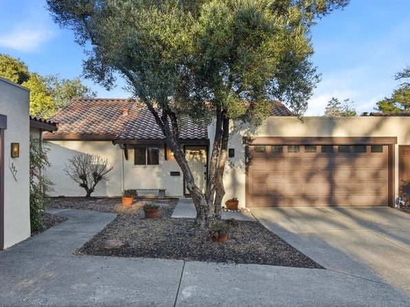 809 Shady Oak Drive - Photo 1