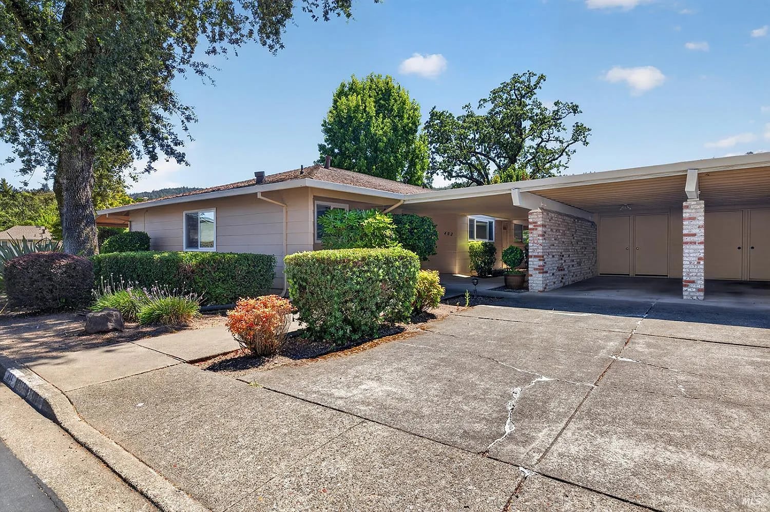 402 Meadowgreen Drive - Photo 1