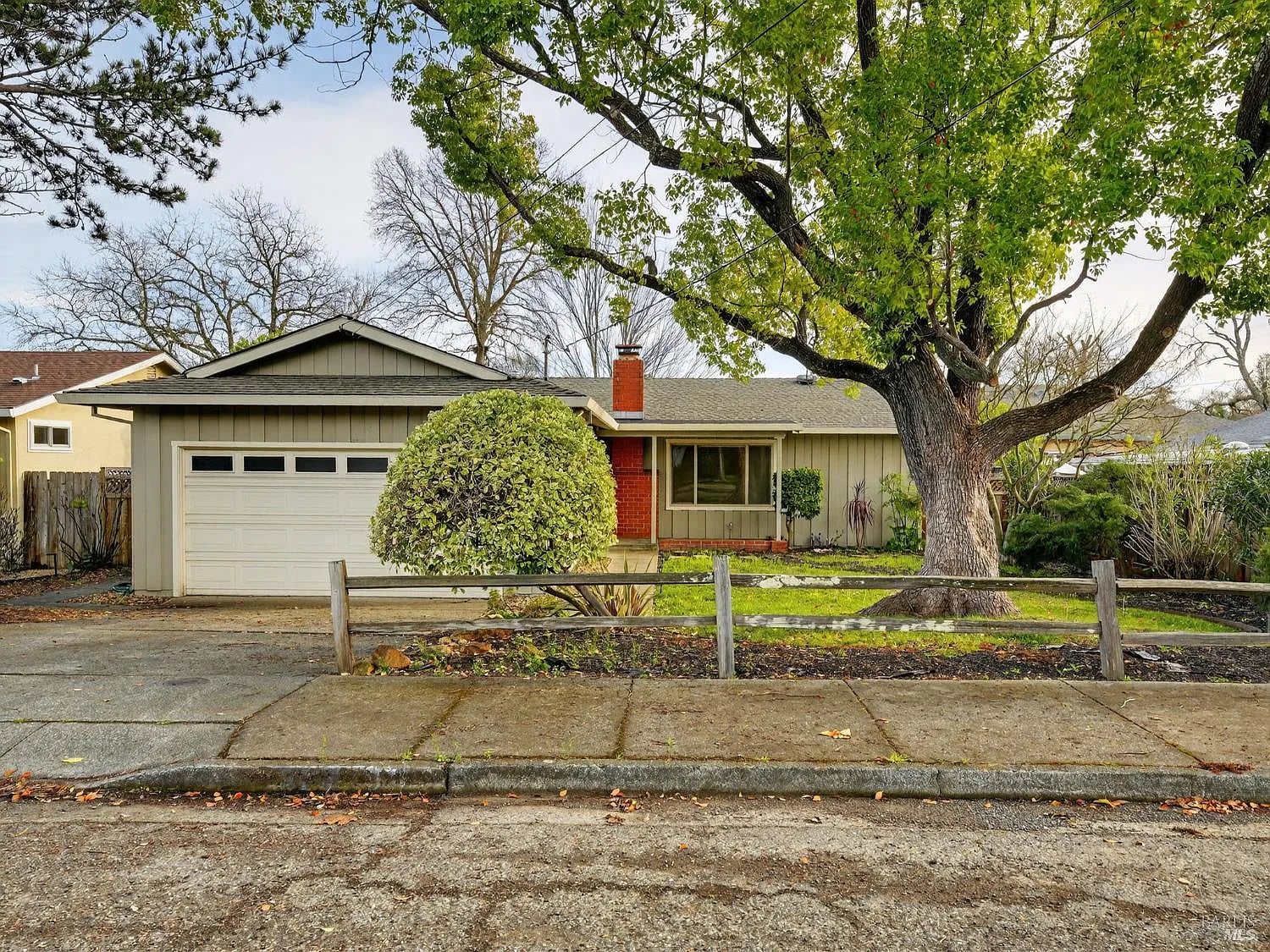 970 Madison Dr - Photo 1