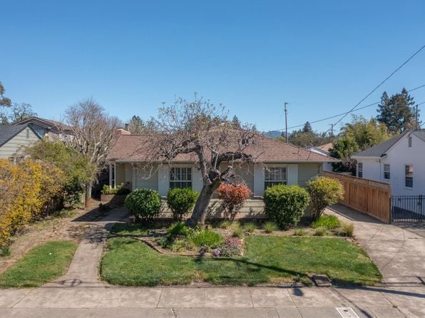 136 Alderbrook Drive - Photo 1