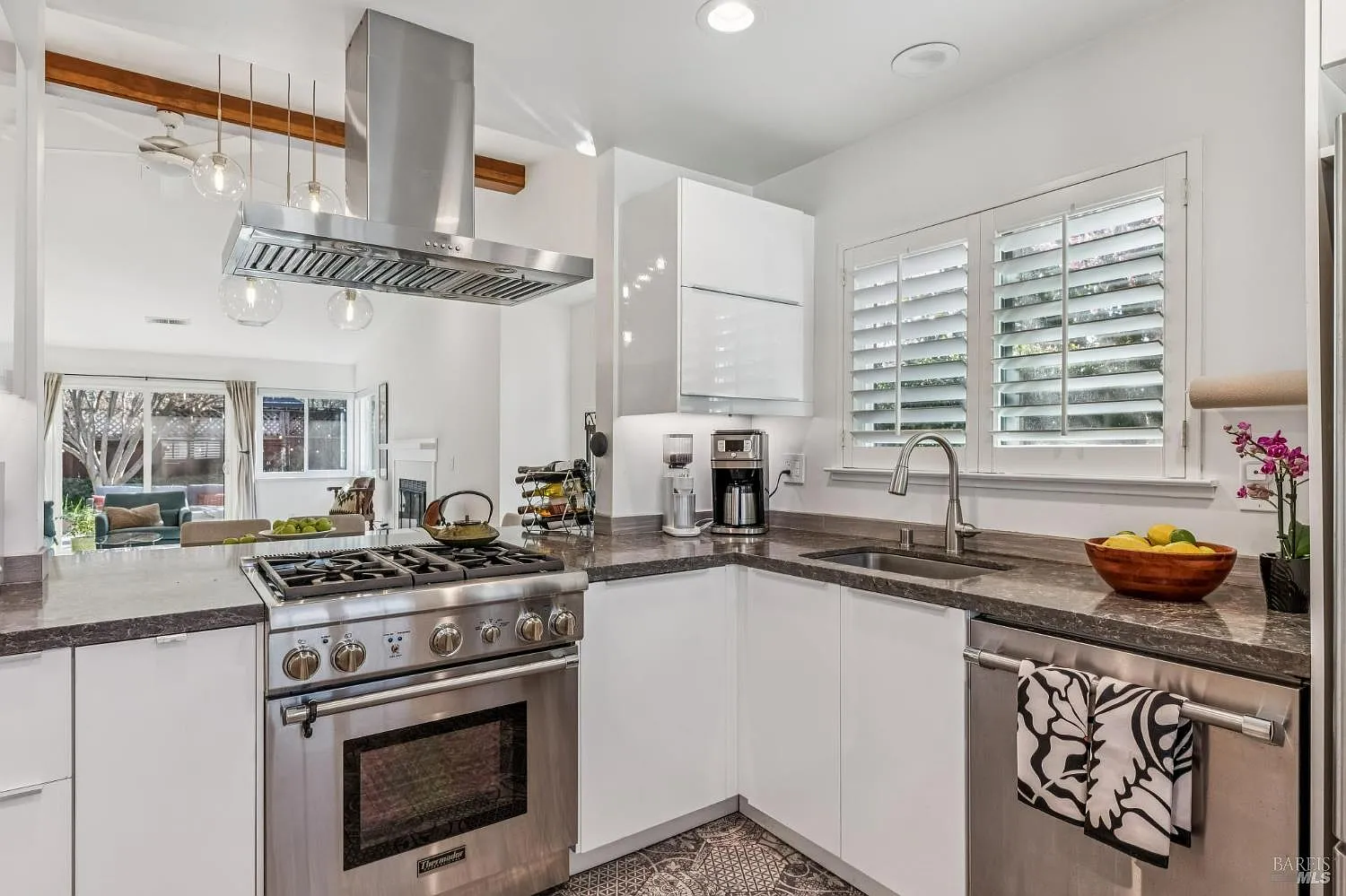 920 5th Street W #D - Photo 1