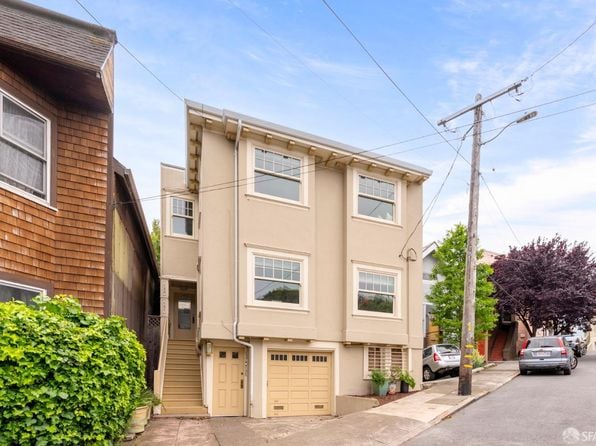 133 Charles St - Photo 1