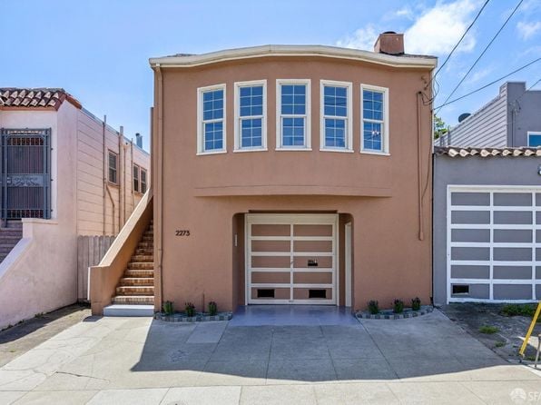 2273 Cayuga Ave - Photo 1