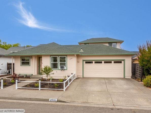 2535 Sam Drive - Photo 1