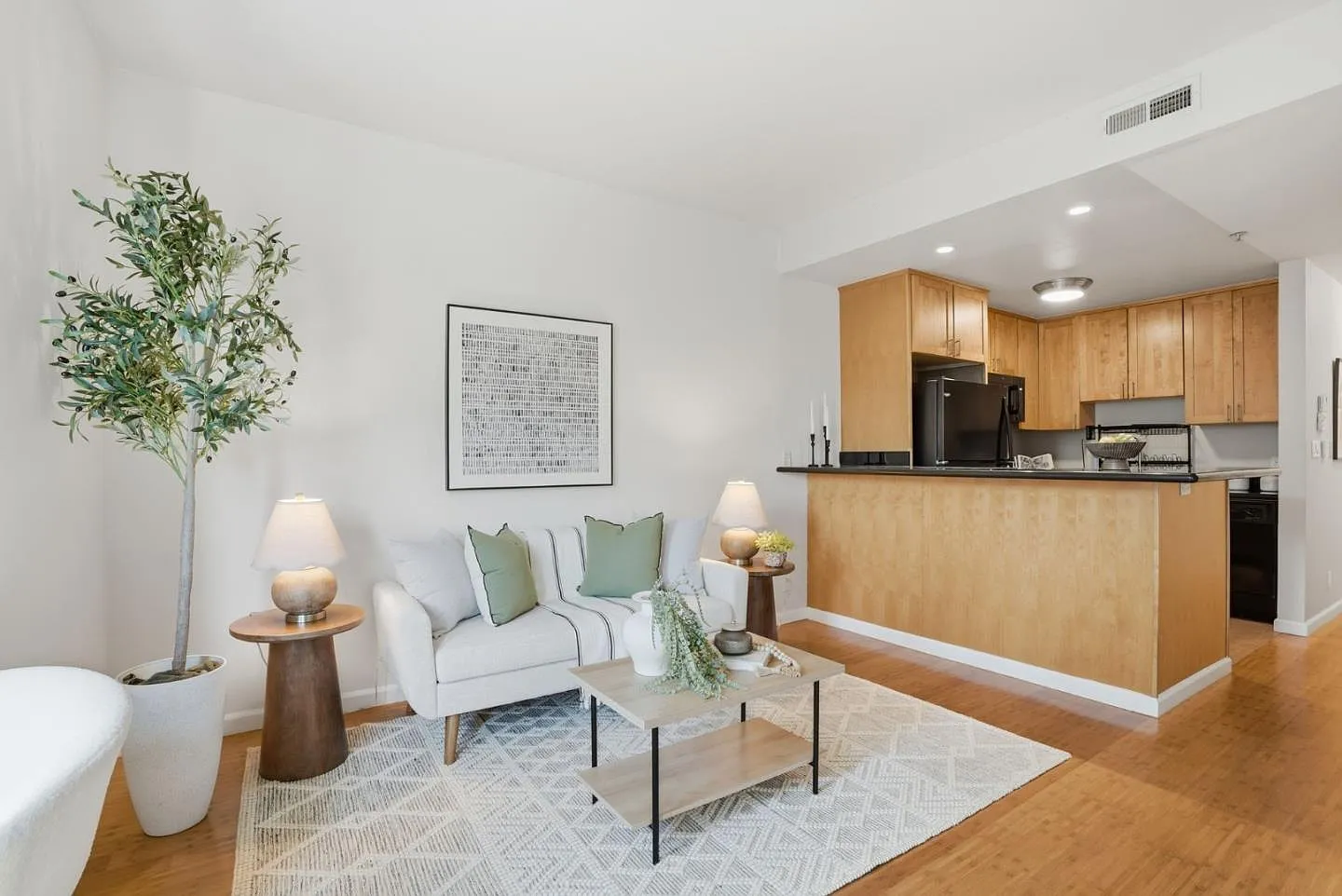 400 Alemany Blvd APT 2 - Photo 1