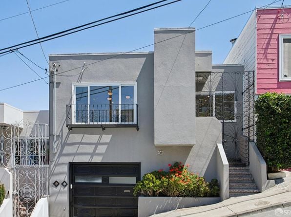 215 Bradford St - Photo 1