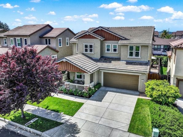 837 Erin Way - Photo 1