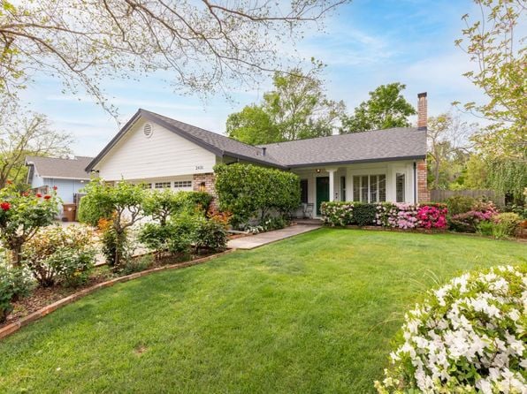 2431 Shoreline Drive - Photo 1