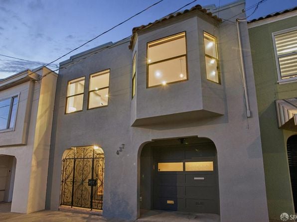 437 Amazon Ave - Photo 1