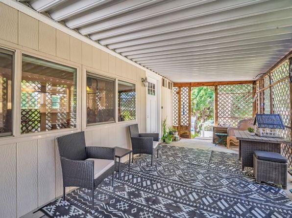 103 Glenoak Court - Photo 1