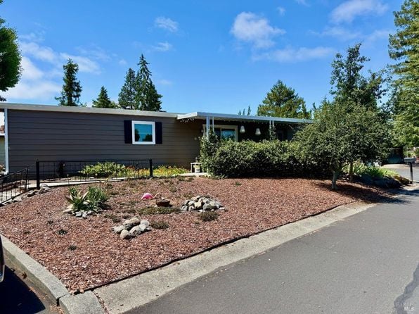 78 Sequoia Circle - Photo 1