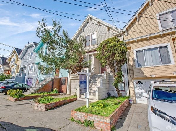 134 Sears St - Photo 1