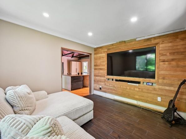 21713 Starrett Hill Drive - Photo 1