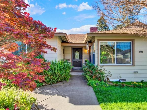 2811 Cypress Street - Photo 1