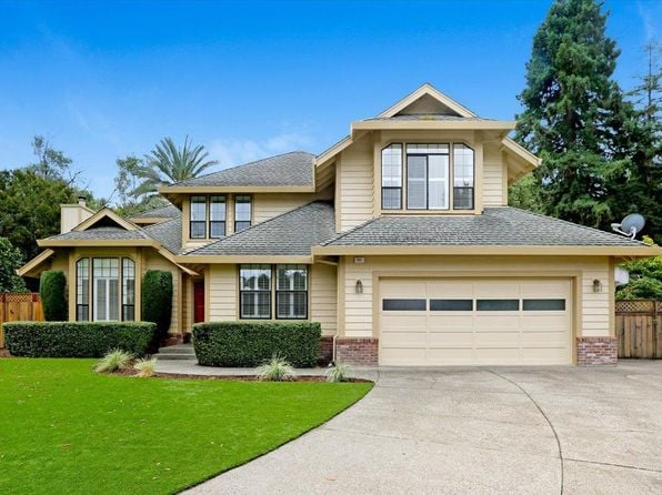 401 Fairway Court - Photo 1