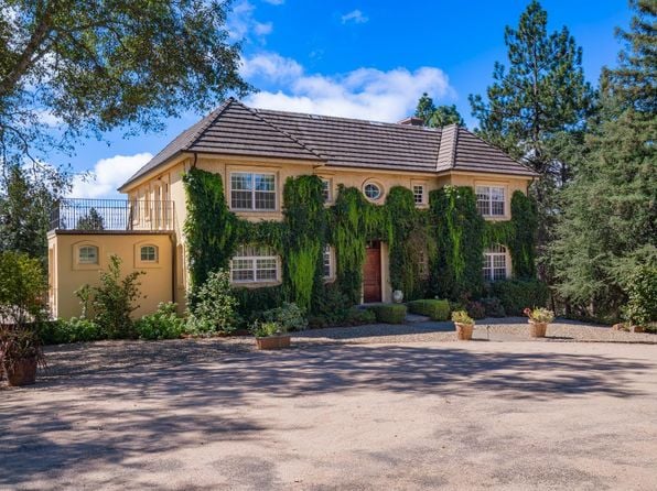 335 Pine Breeze Drive - Photo 1