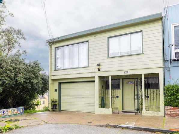 864 Moultrie St - Photo 1