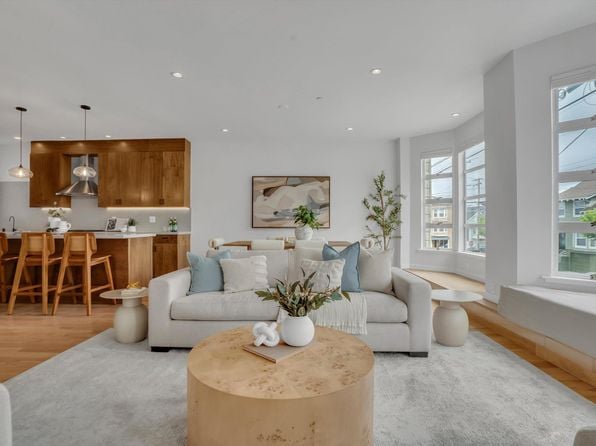 6118 California St - Photo 1